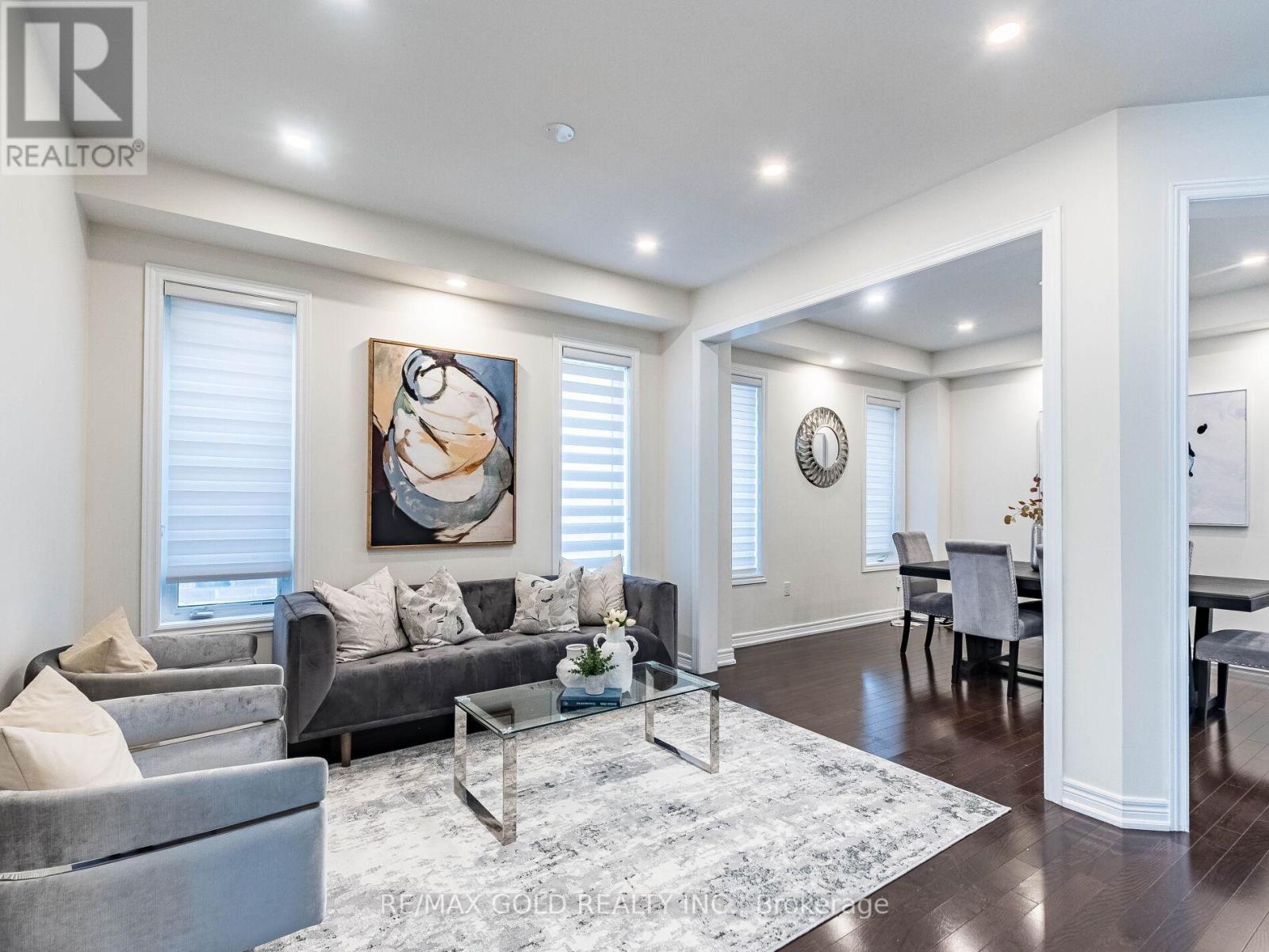 520 VETERANS DRIVE - 6
