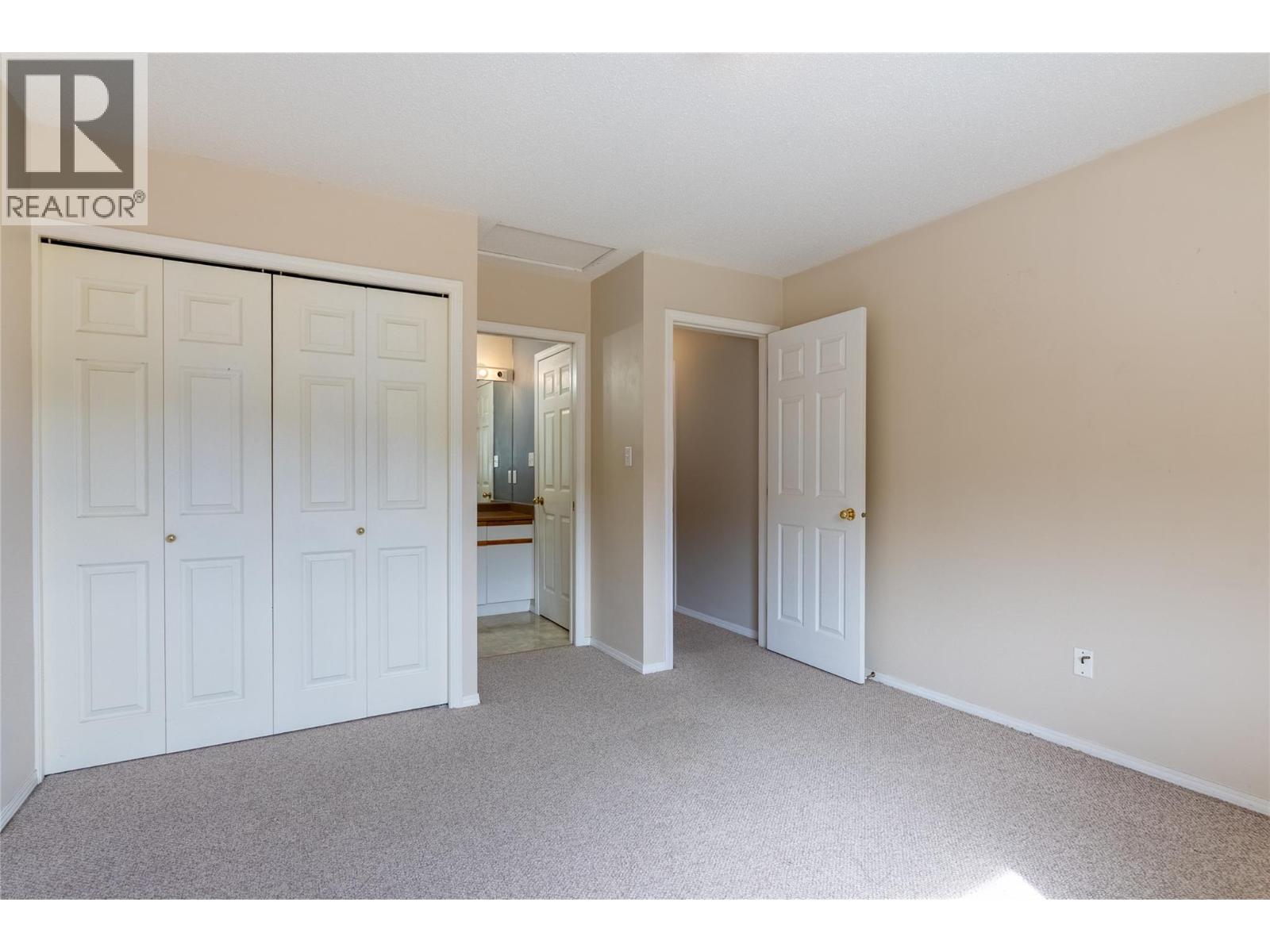 #83 1920 HUGH ALLAN DRIVE - 15