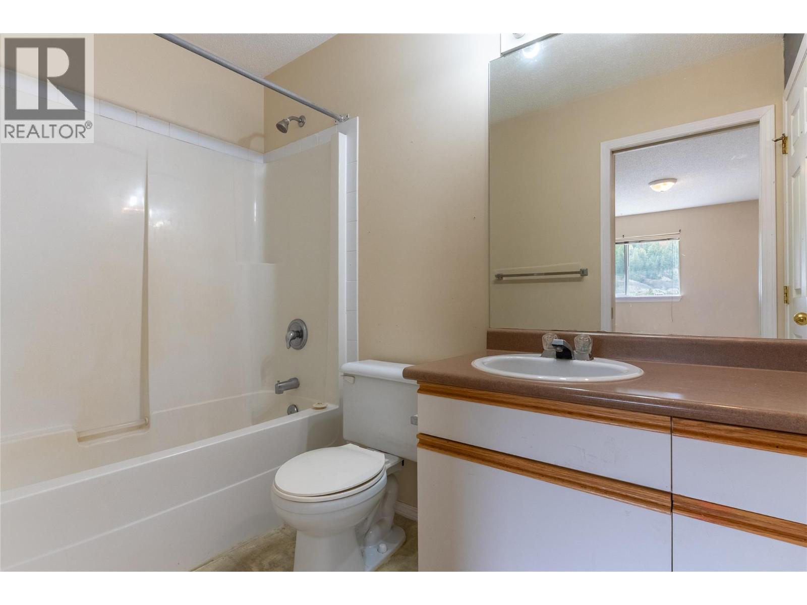 #83 1920 HUGH ALLAN DRIVE - 16