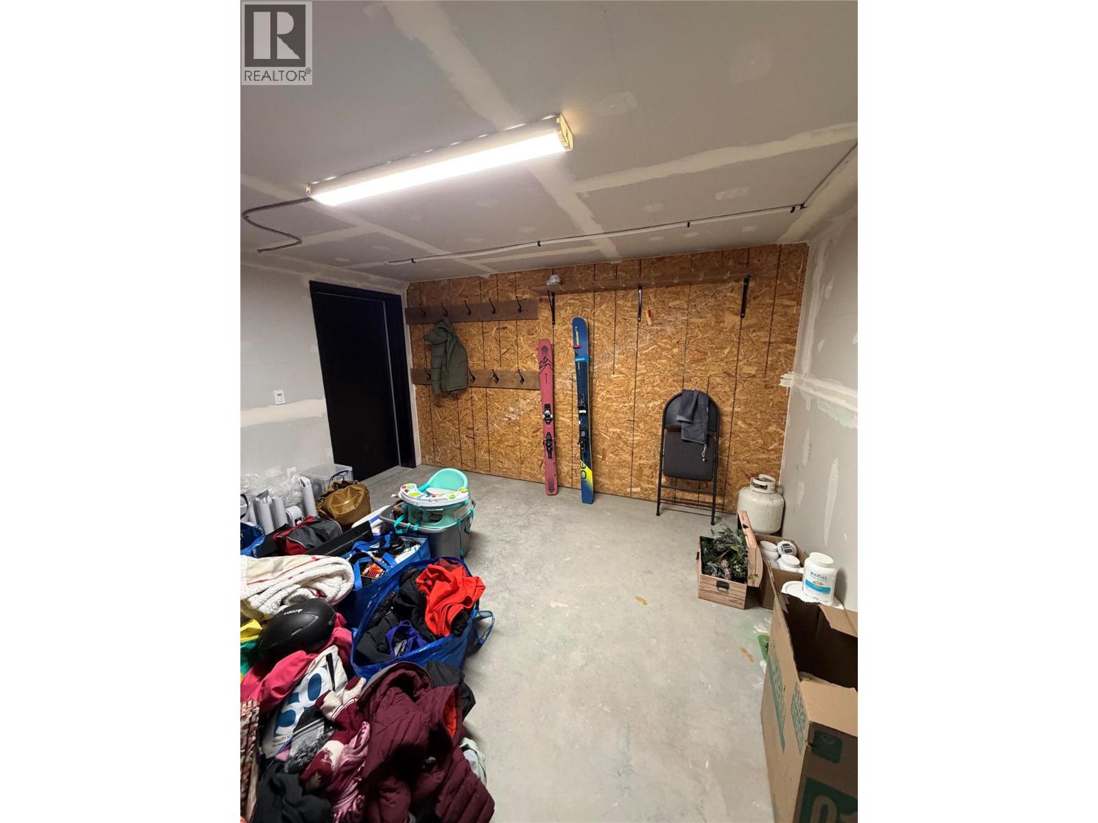 #5204 1901 NELS NELSON CRESCENT - 40