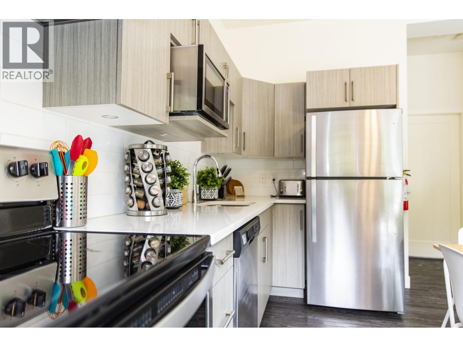 #5204 1901 NELS NELSON CRESCENT - 5