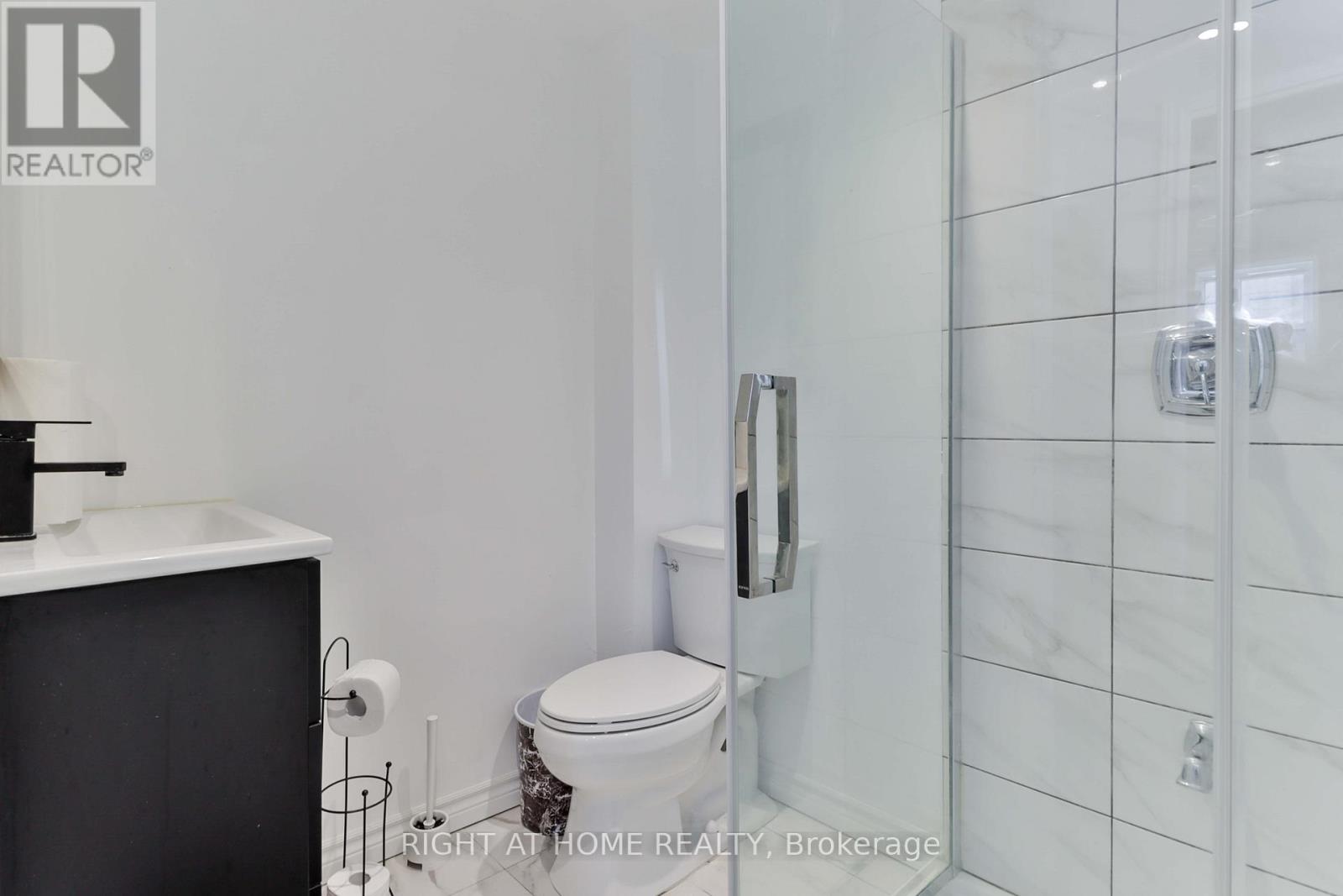 #39 6108 CURTIS POINT ROAD - 18
