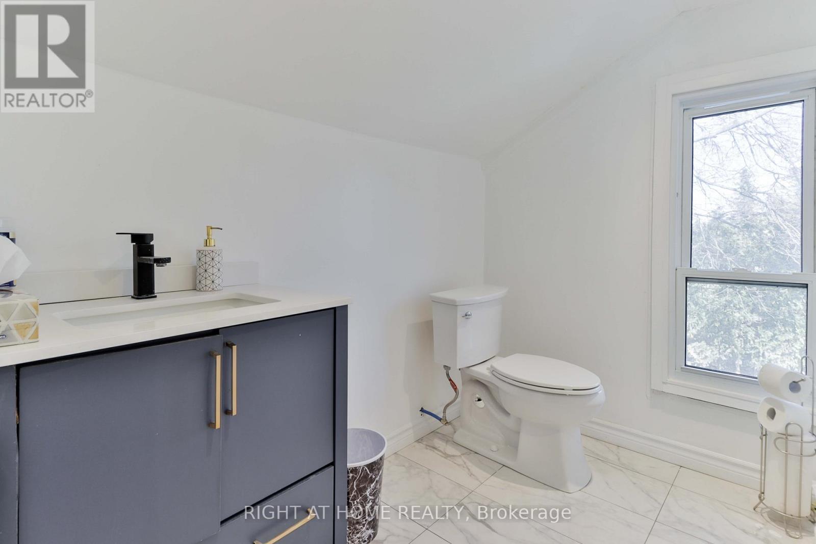 #39 6108 CURTIS POINT ROAD - 24