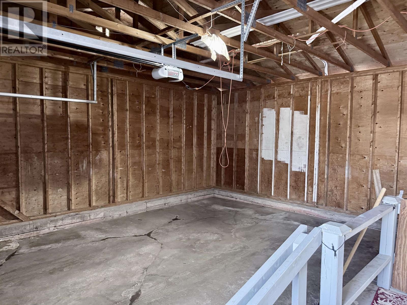 649 UPPER QUEEN Street — photo 23