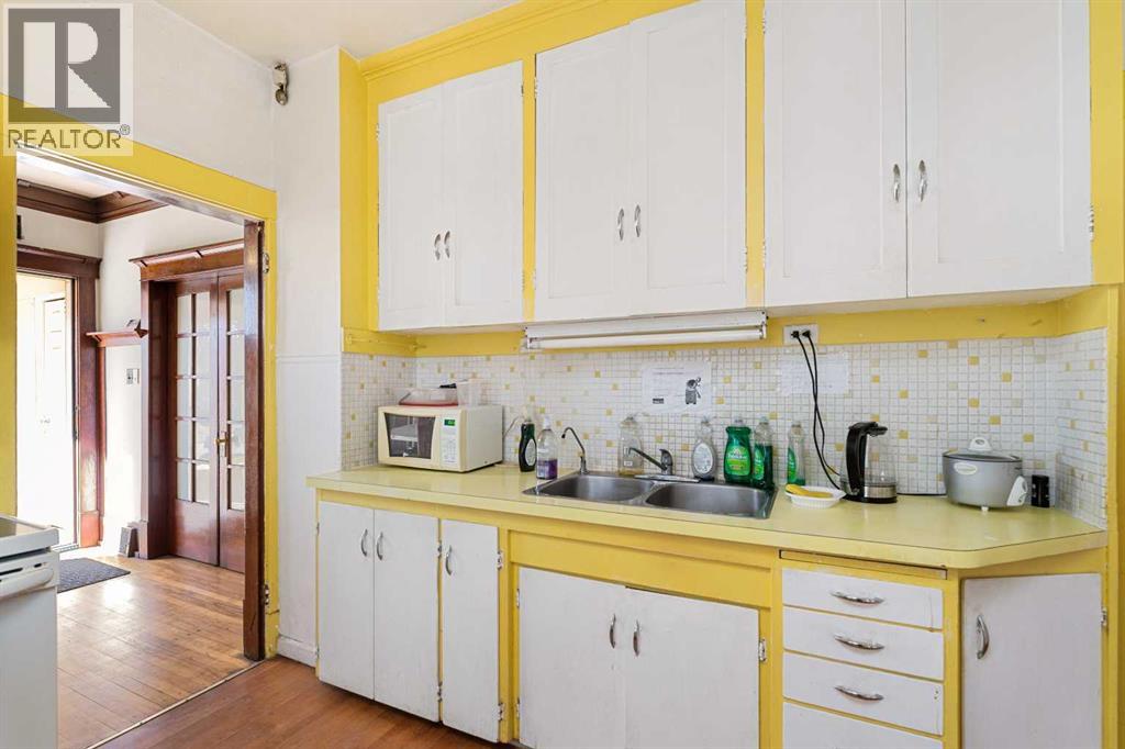 Single Family House Bungalow for Sale in   Avenue NW Crescent Heights Calgary 