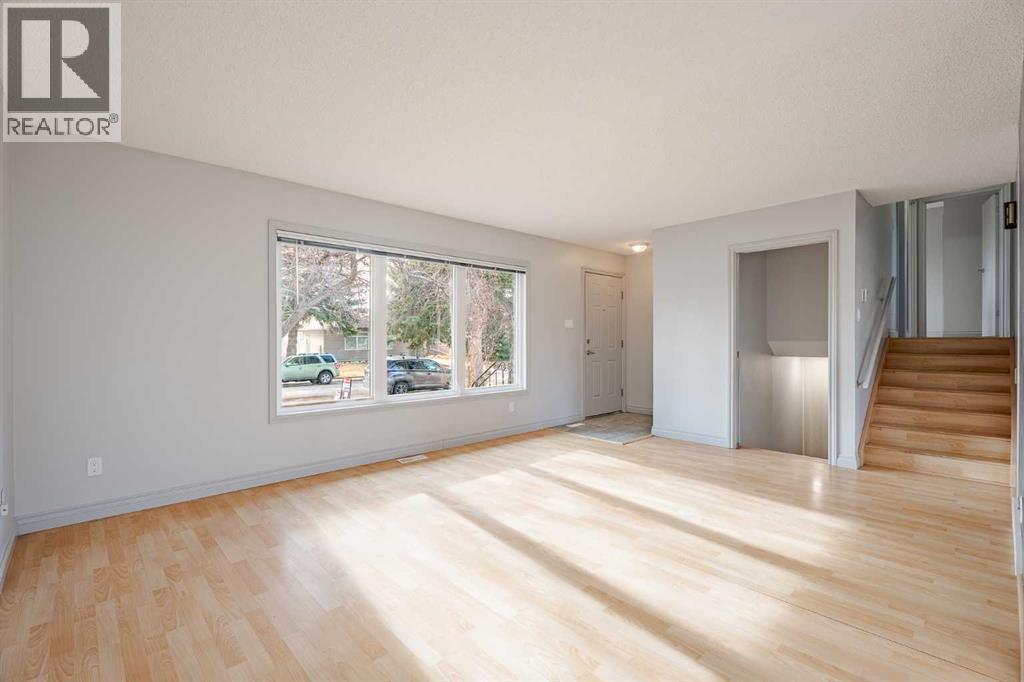 Single Family House 4 Level for Sale in  Brockington Road NW Brentwood Calgary 