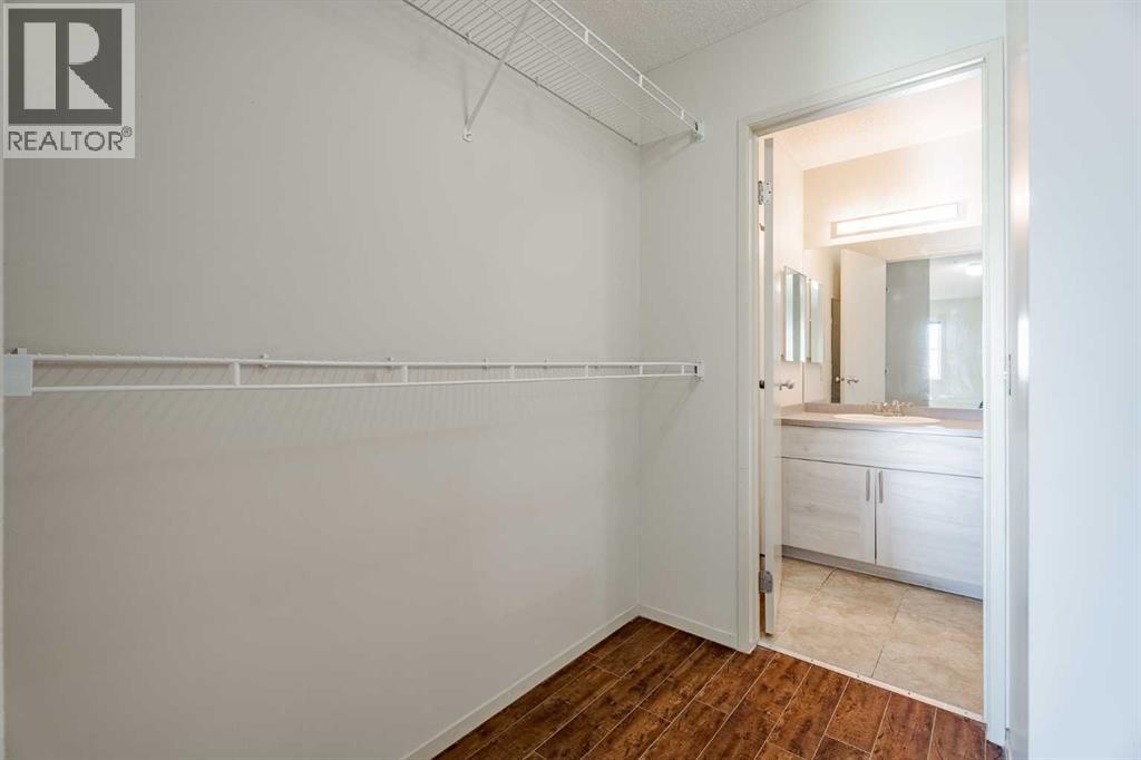 Single Family House for Sale in   Edenwold Heights NW Edgemont Calgary 