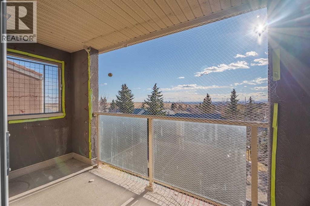 Single Family House for Sale in   Edenwold Heights NW Edgemont Calgary 