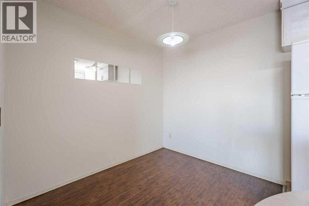 Single Family House for Sale in   Edenwold Heights NW Edgemont Calgary 