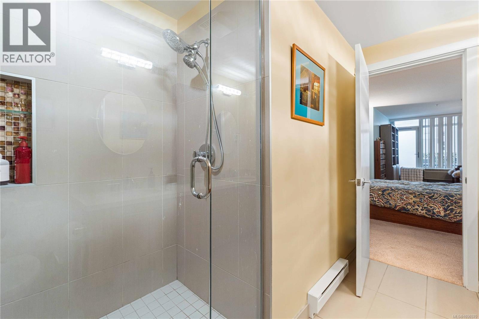 #C02 38 FRONT ST - 15