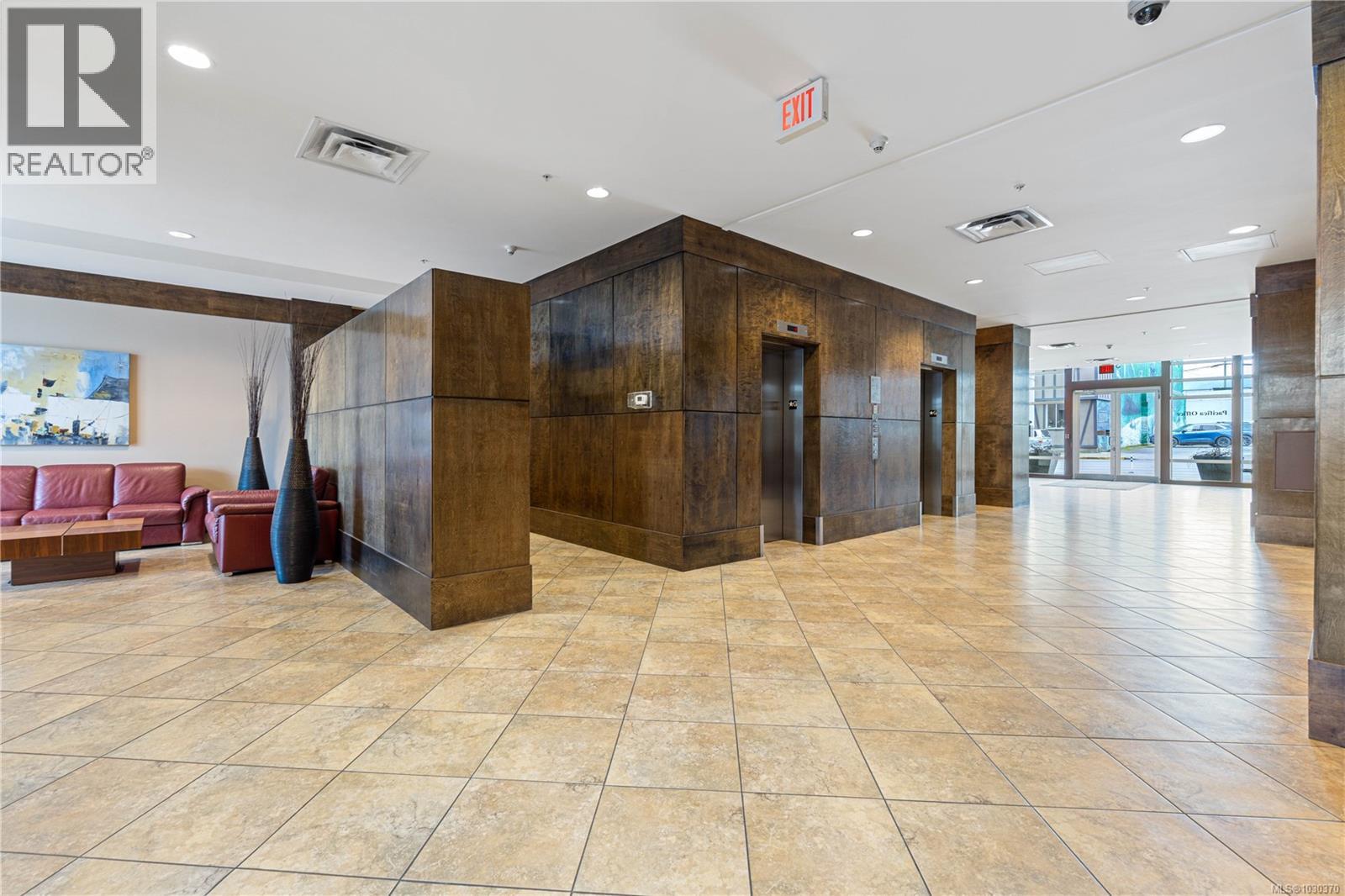 #C02 38 FRONT ST - 19