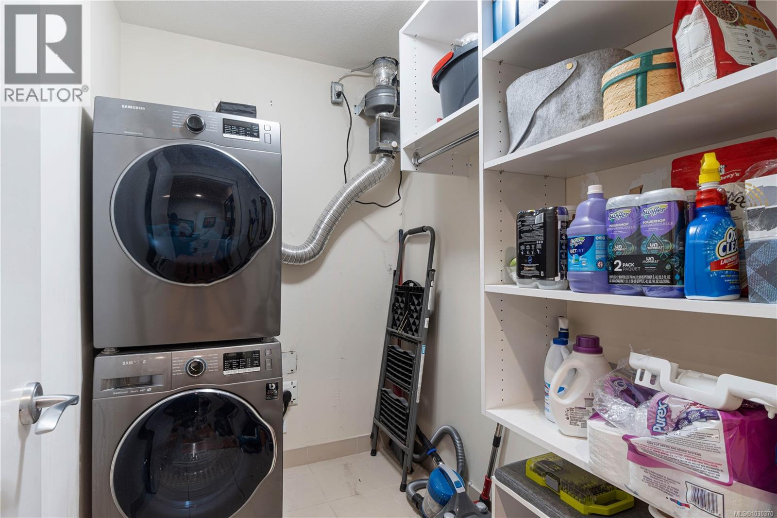 #C02 38 FRONT ST - 23