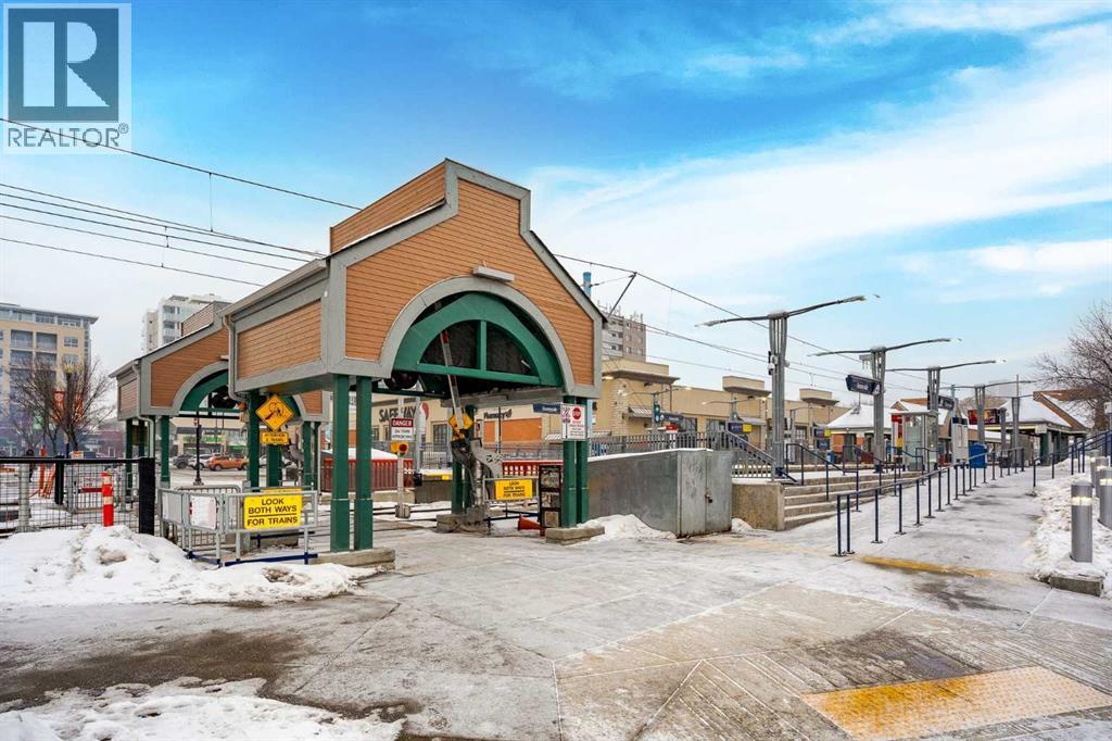 Single Family House for Sale in    Avenue NW Sunnyside Calgary 