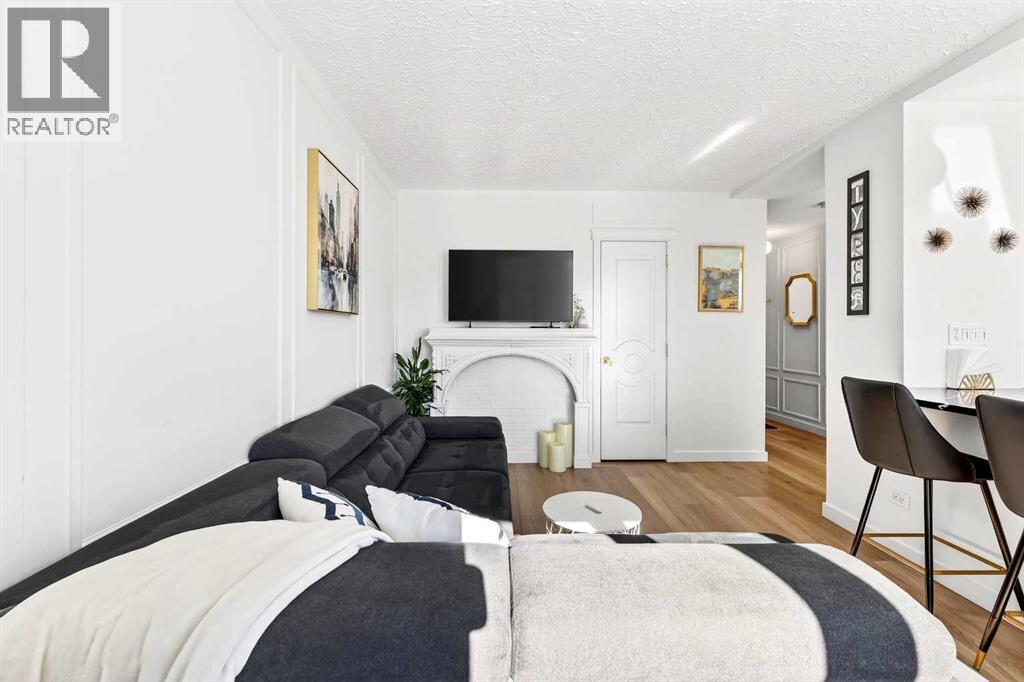 Single Family House for Sale in   Rideau Place SW Rideau Park Calgary 