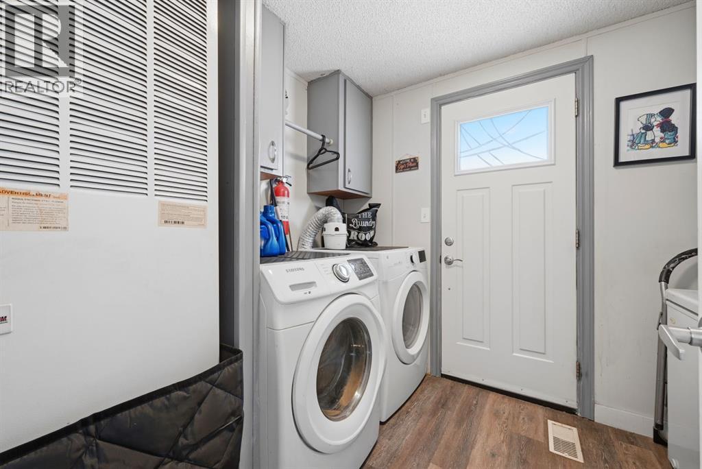 Single Family House Mobile Home for Sale in  Burroughs Circle NE Monterey Park Calgary 