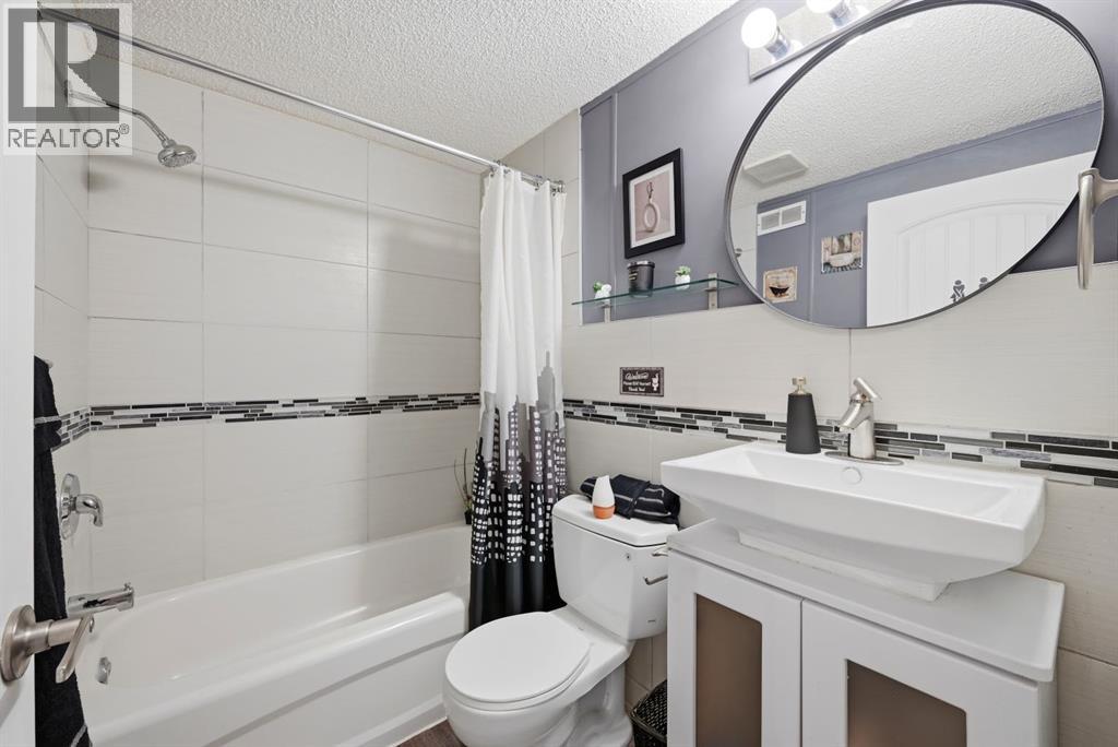 Single Family House Mobile Home for Sale in  Burroughs Circle NE Monterey Park Calgary 