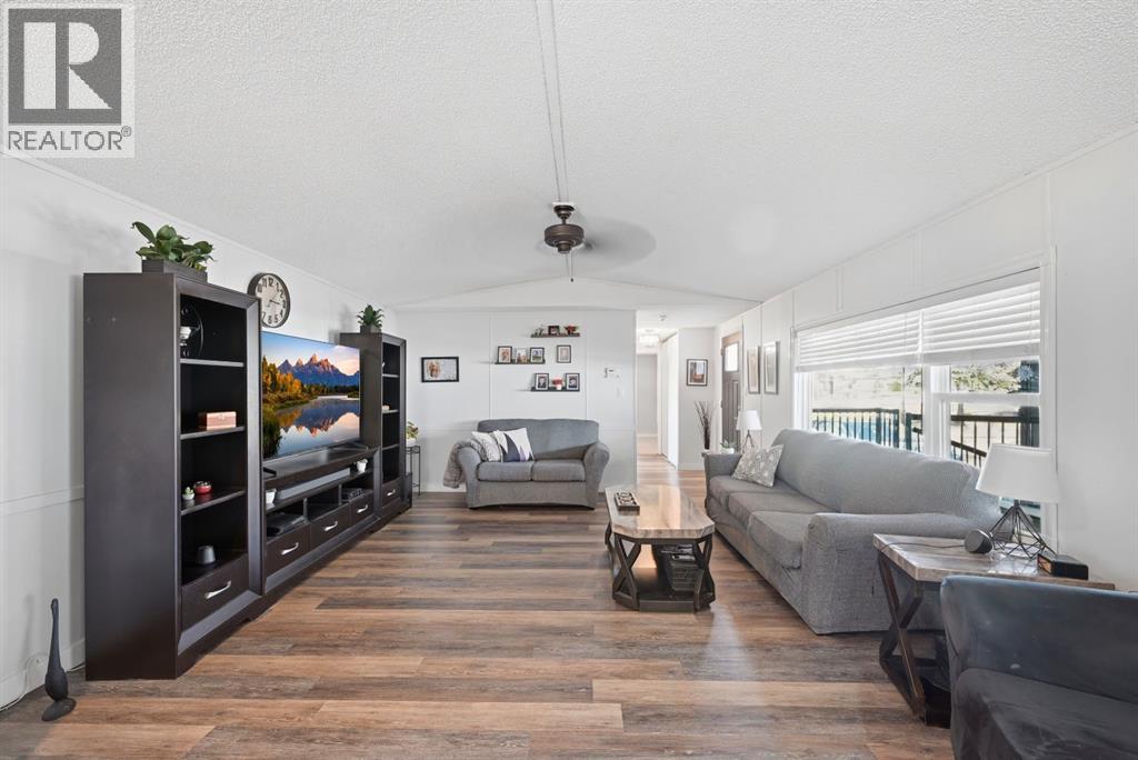 Single Family House Mobile Home for Sale in  Burroughs Circle NE Monterey Park Calgary 