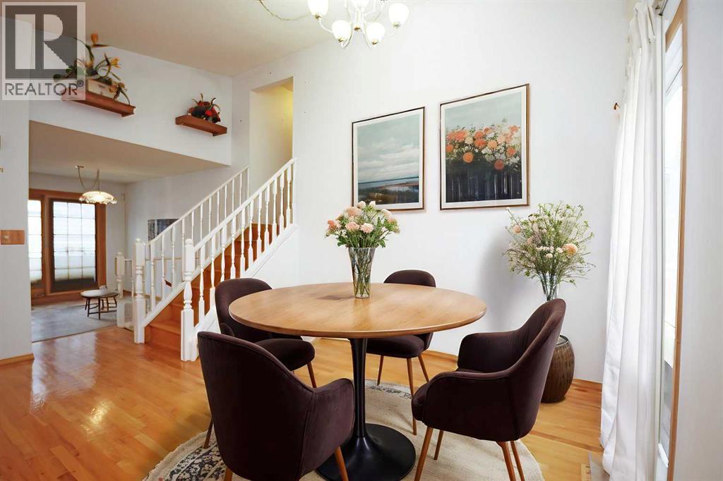 Single Family House 4 Level for Sale in  Woodglen Rise SW Woodbine Calgary 