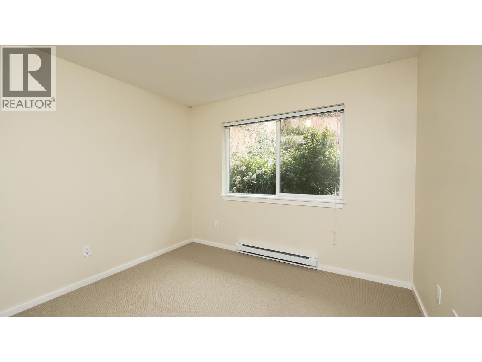 5839 TRAIL AVENUE, Sechelt