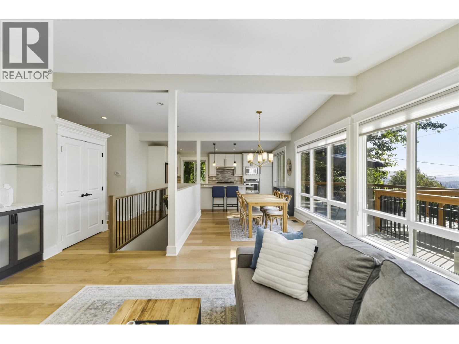 884 WELLINGTON DRIVE, North Vancouver