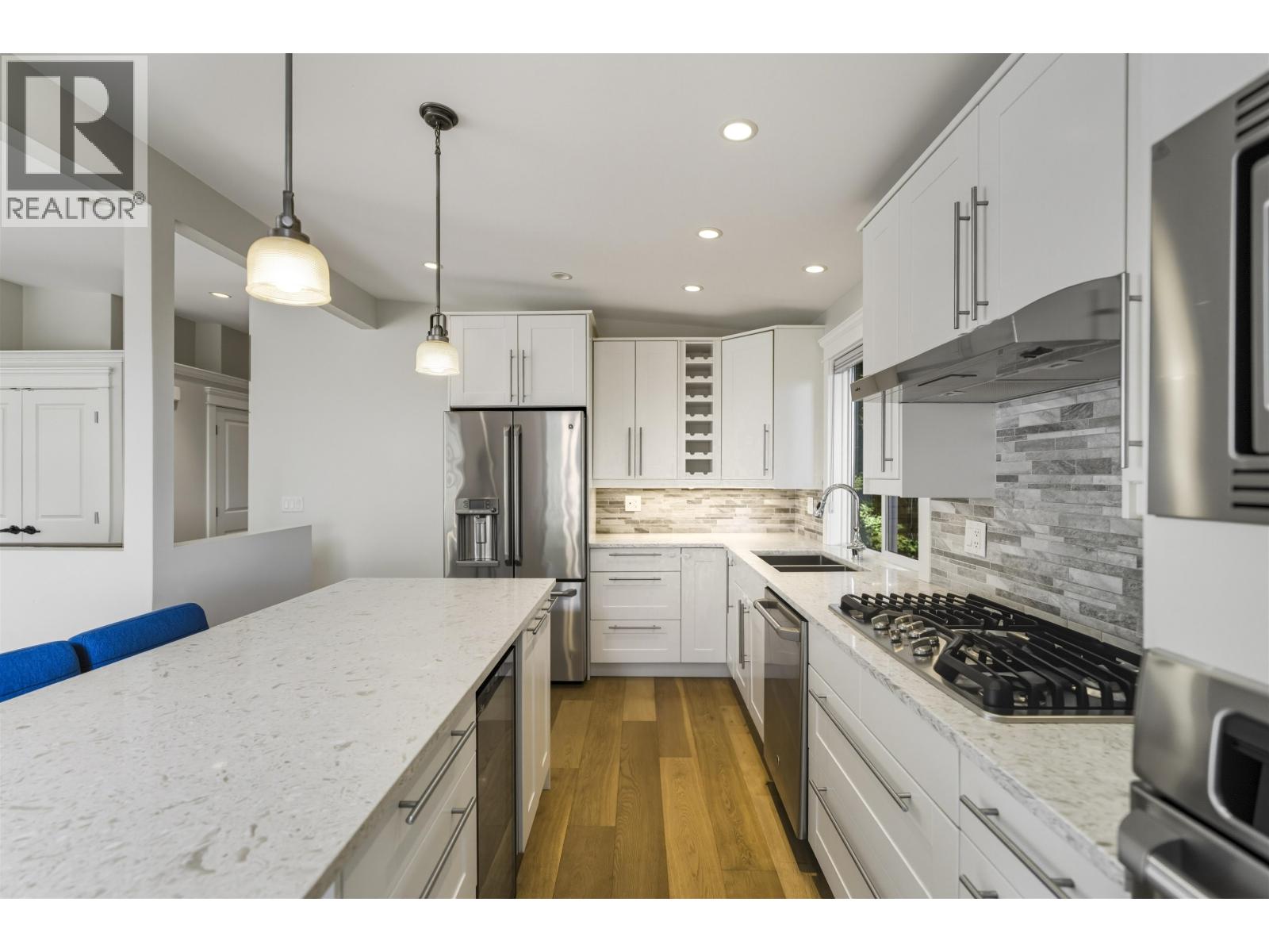 884 WELLINGTON DRIVE, North Vancouver