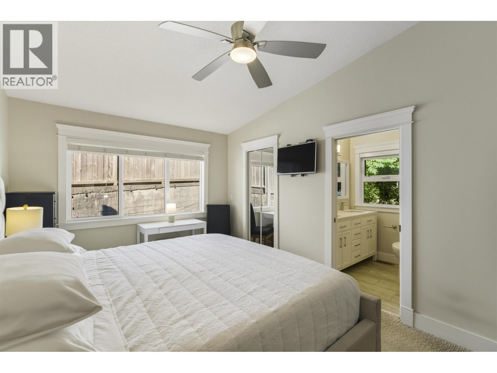 884 WELLINGTON DRIVE, North Vancouver