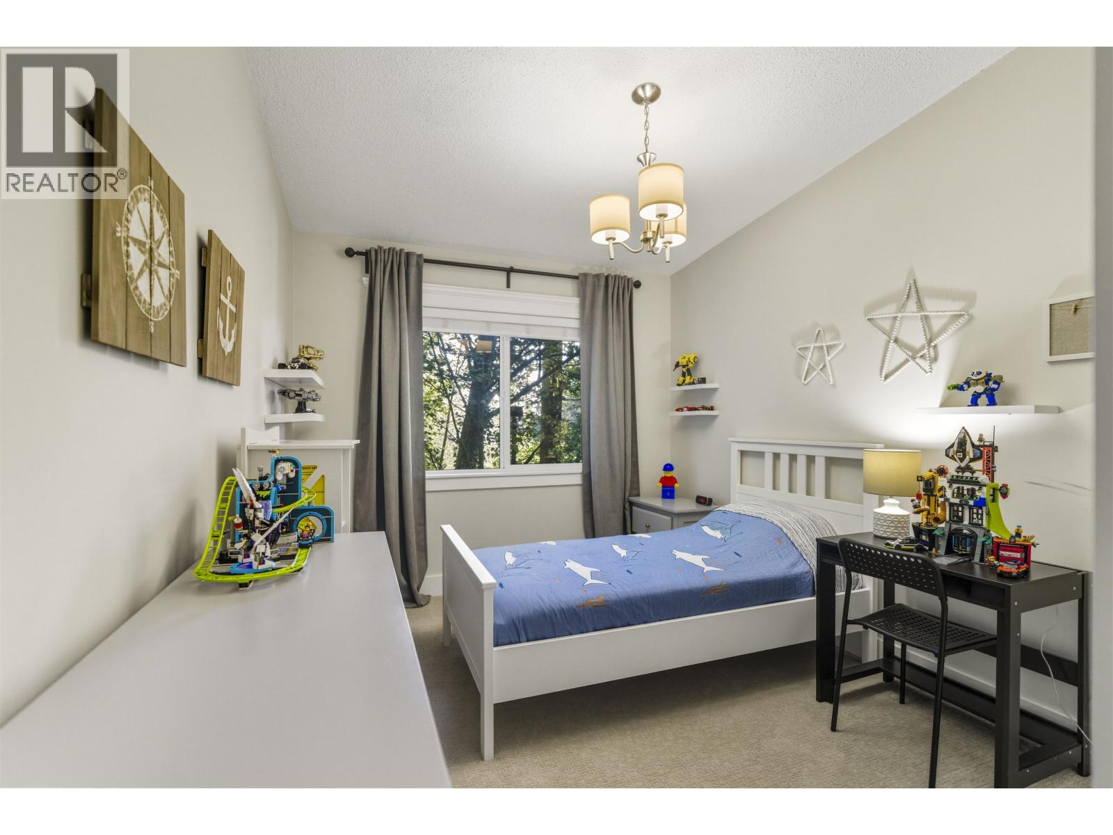 884 WELLINGTON DRIVE, North Vancouver