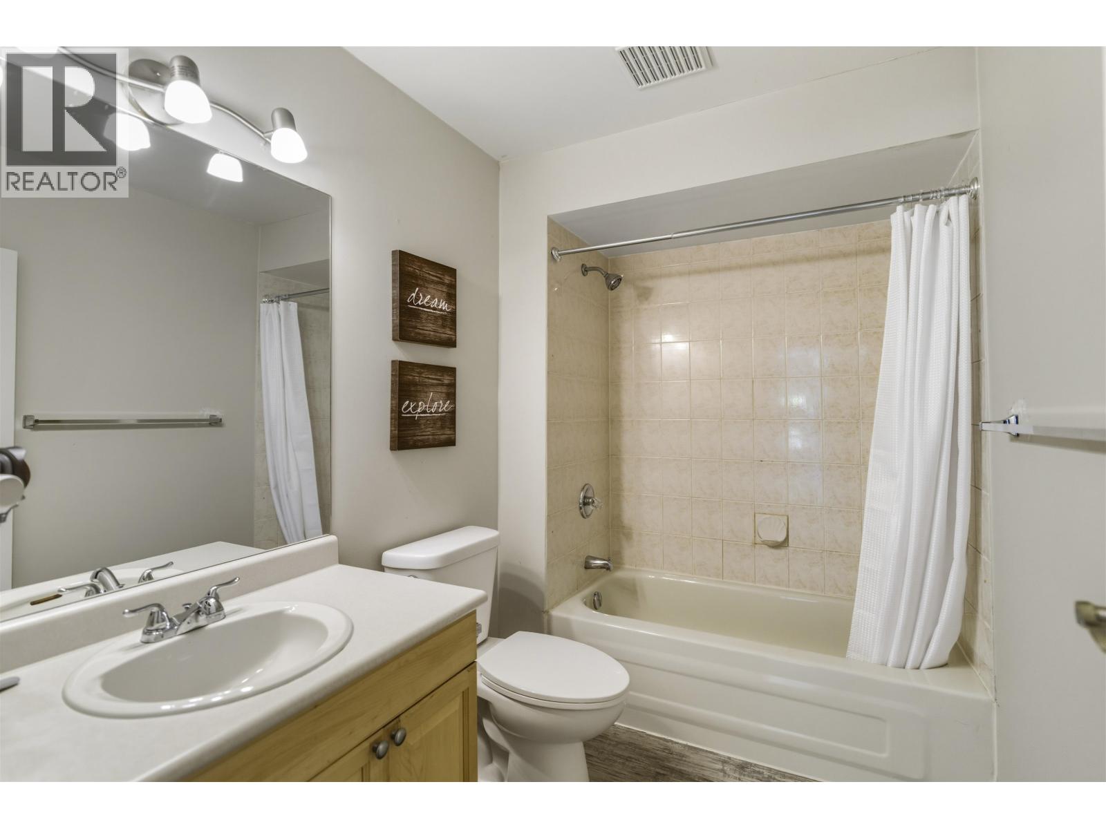 884 WELLINGTON DRIVE, North Vancouver