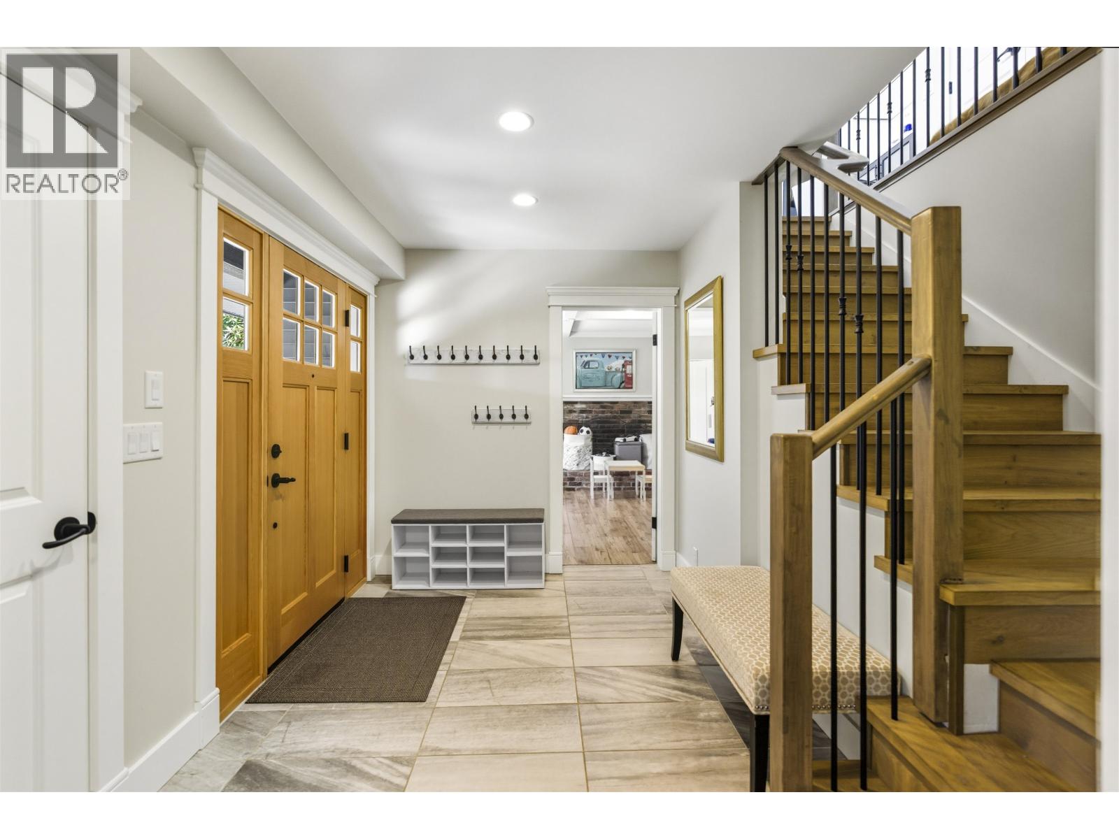 884 WELLINGTON DRIVE, North Vancouver