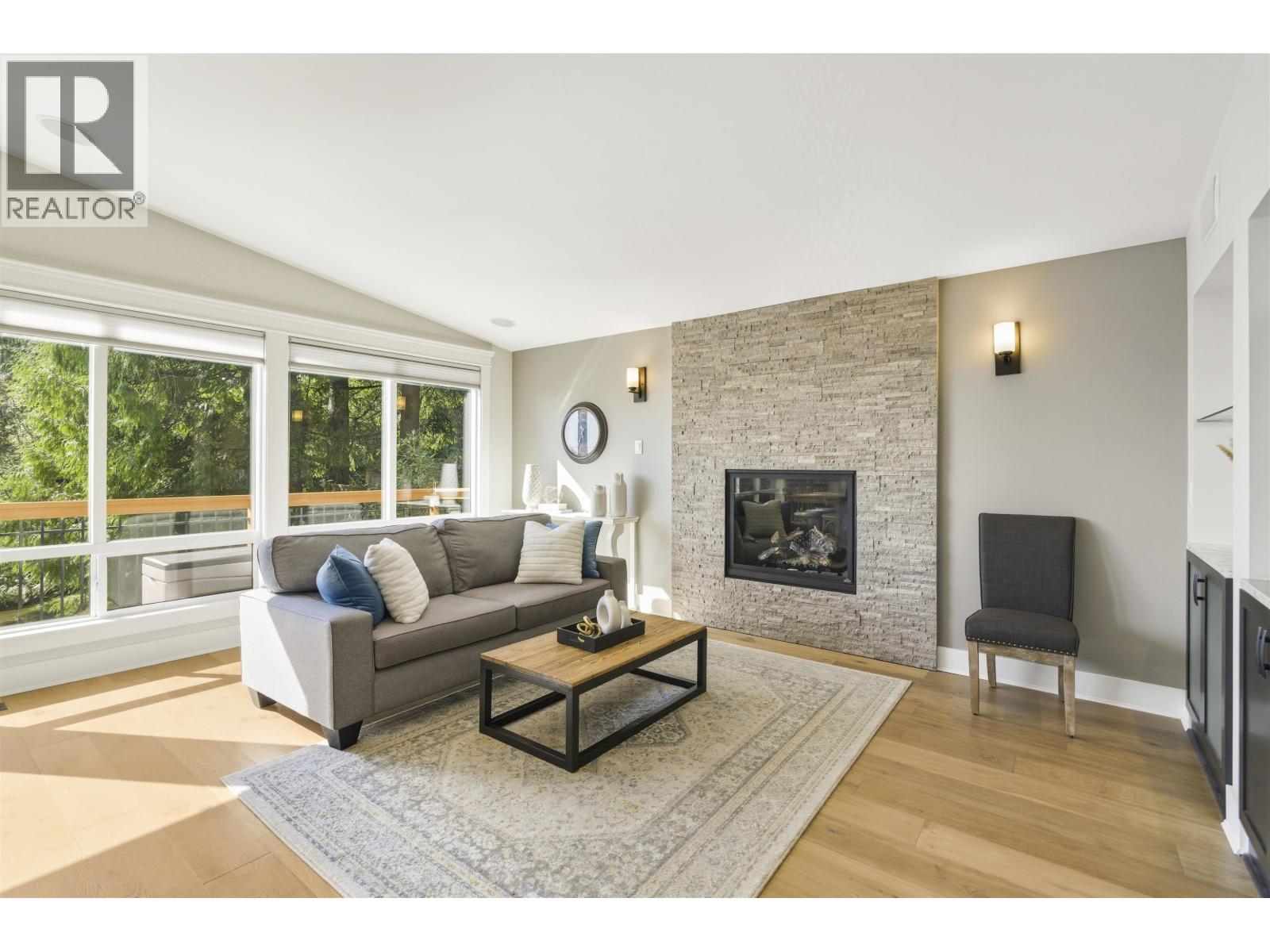884 WELLINGTON DRIVE, North Vancouver