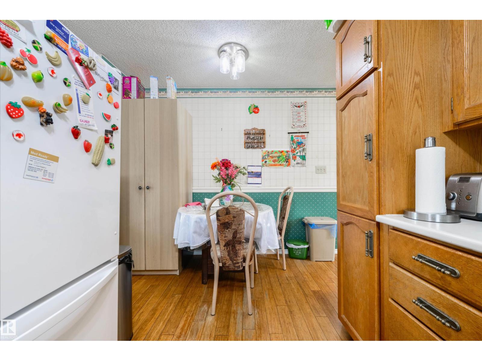 10840 25 AV NW, Edmonton