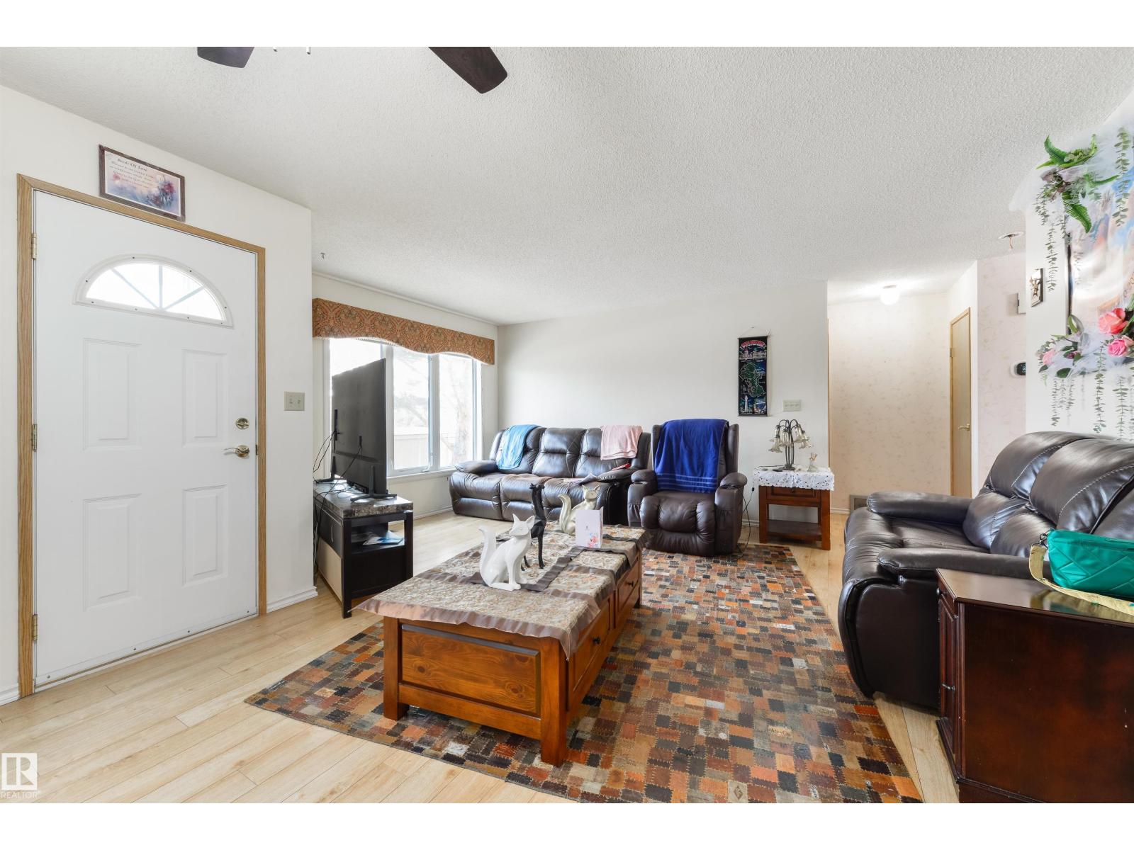 10840 25 AV NW, Edmonton