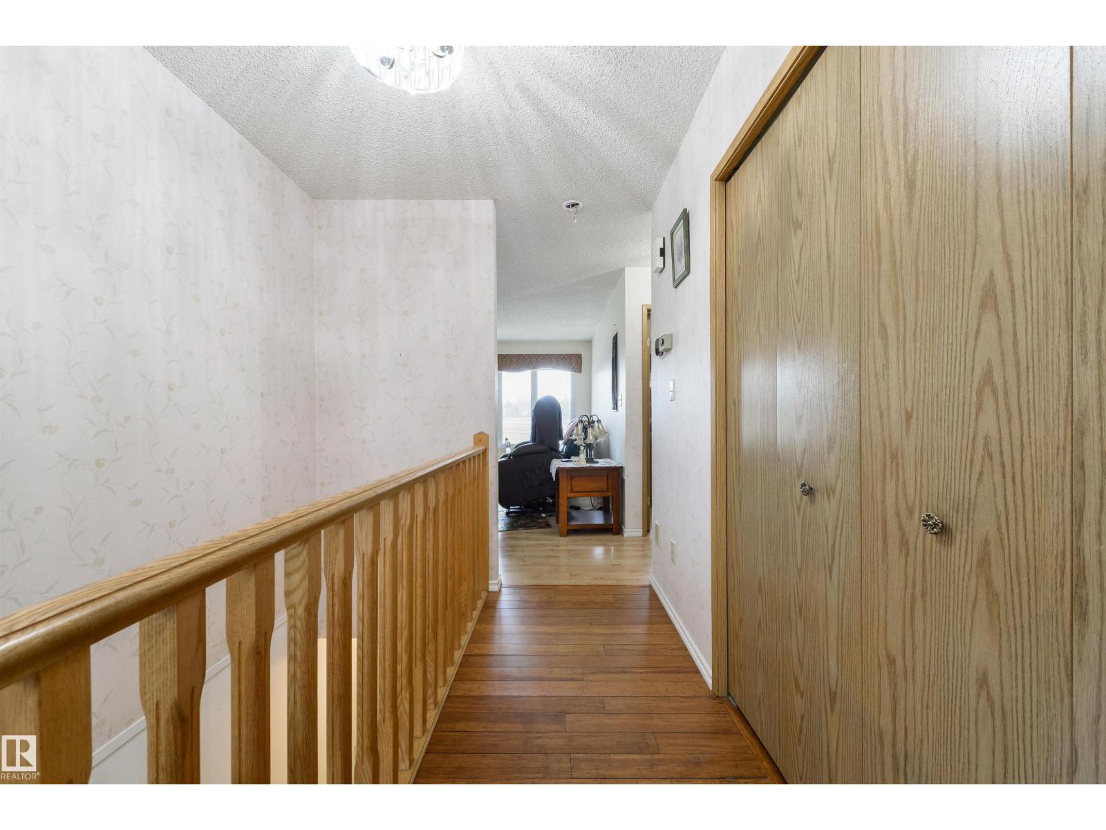 10840 25 AV NW, Edmonton