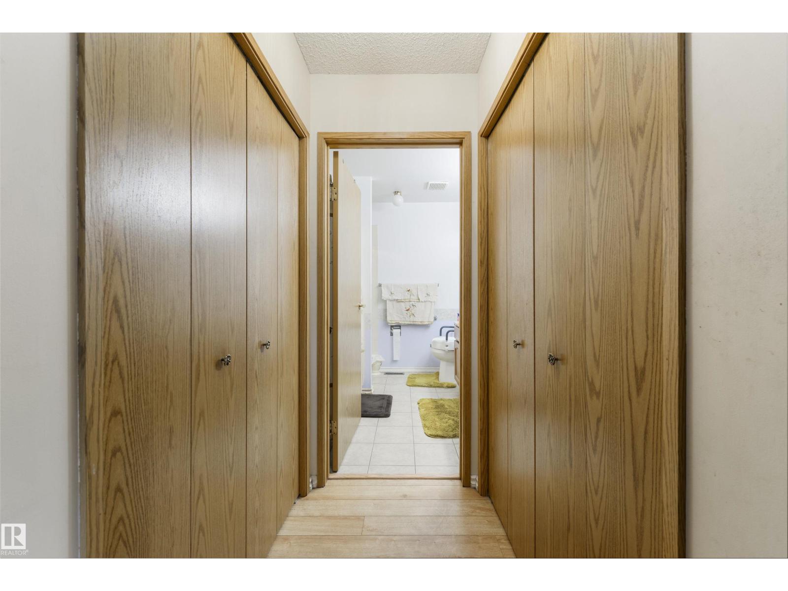 10840 25 AV NW, Edmonton