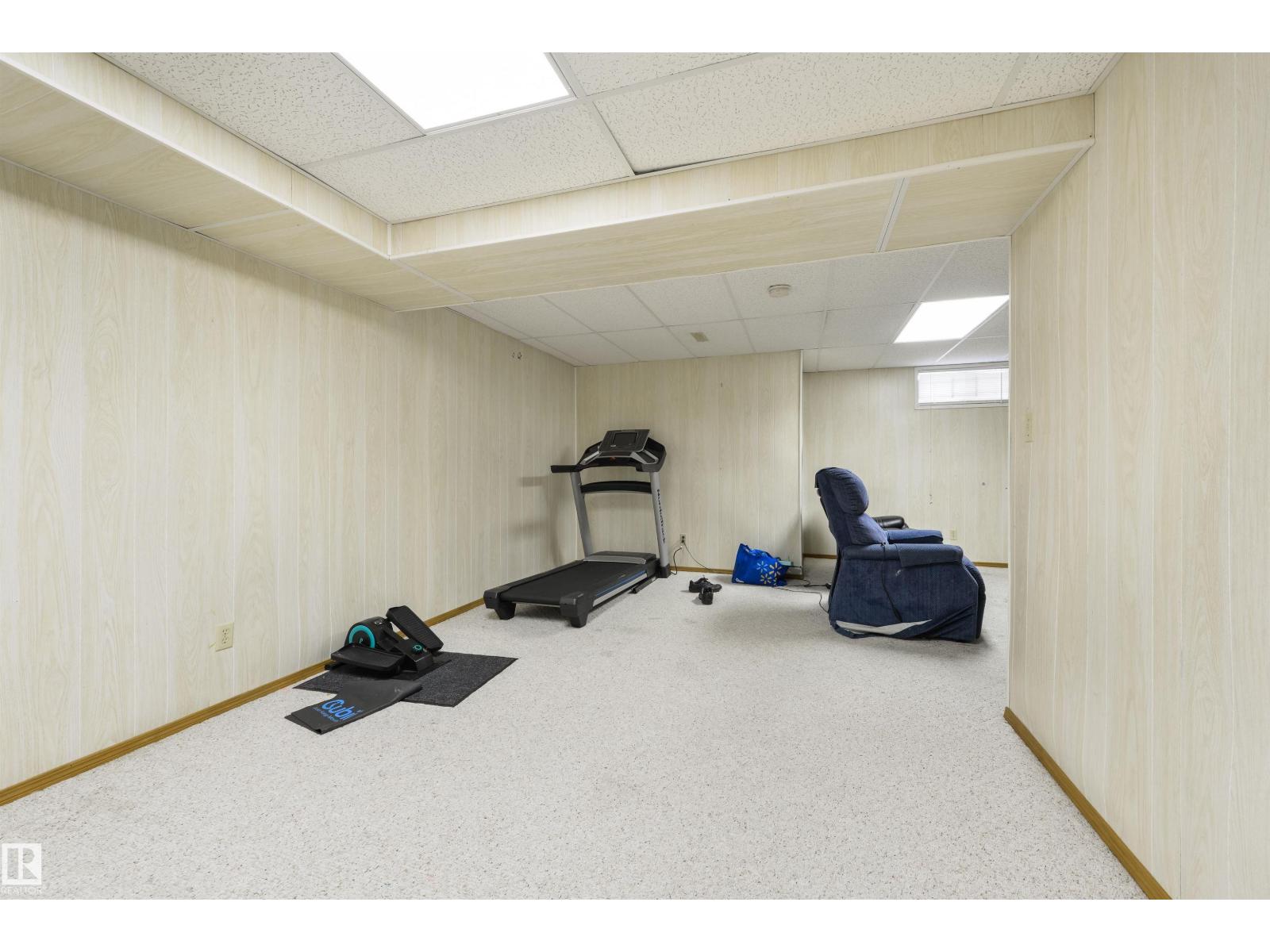 10840 25 AV NW, Edmonton