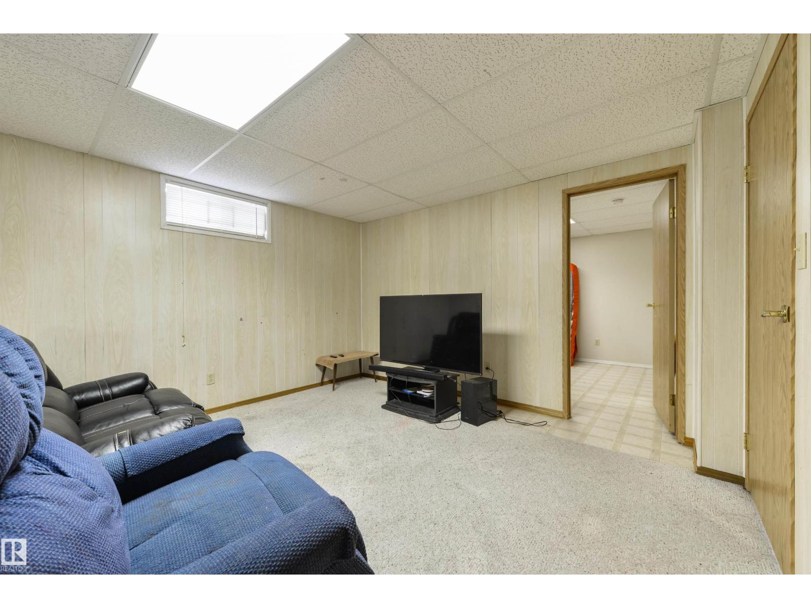 10840 25 AV NW, Edmonton