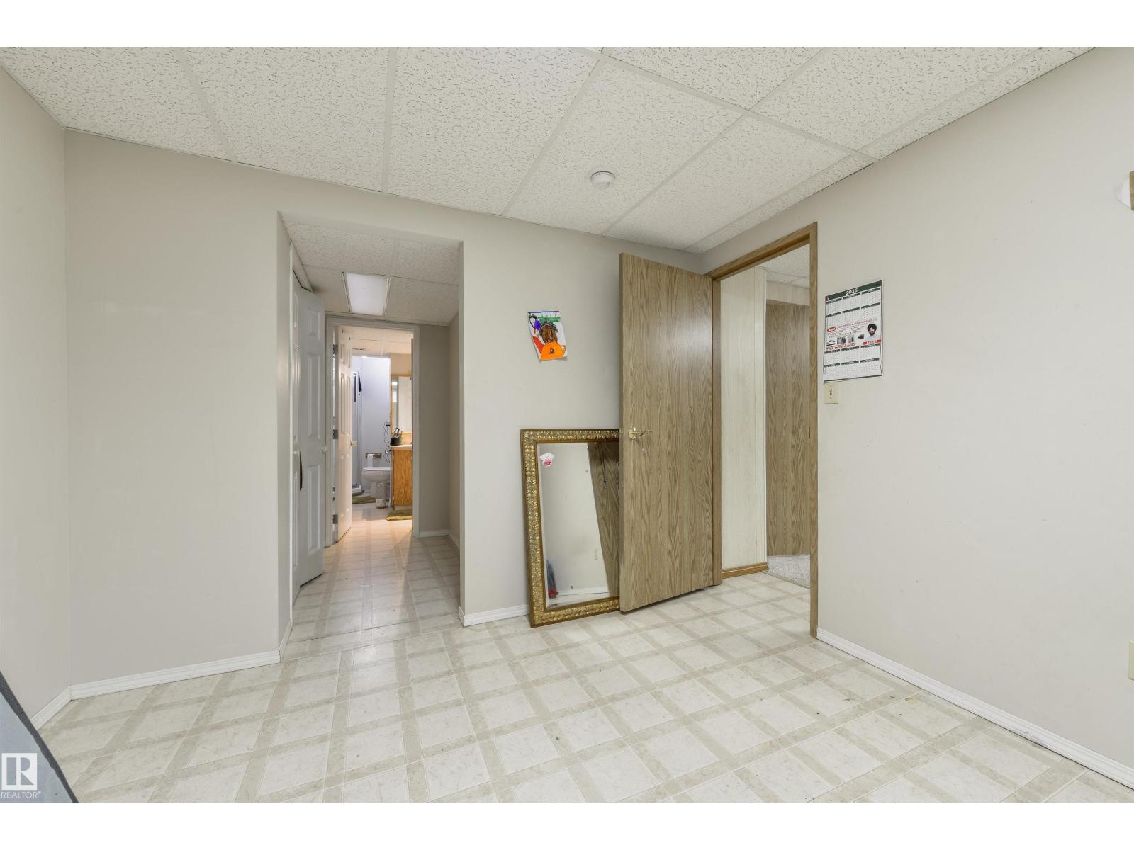 10840 25 AV NW, Edmonton