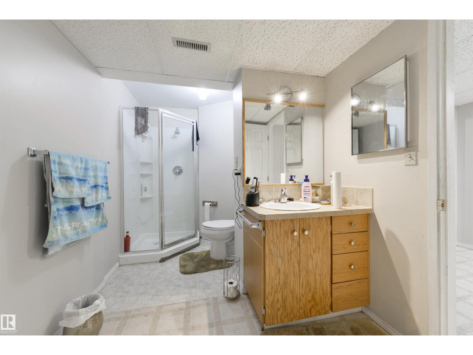 10840 25 AV NW, Edmonton