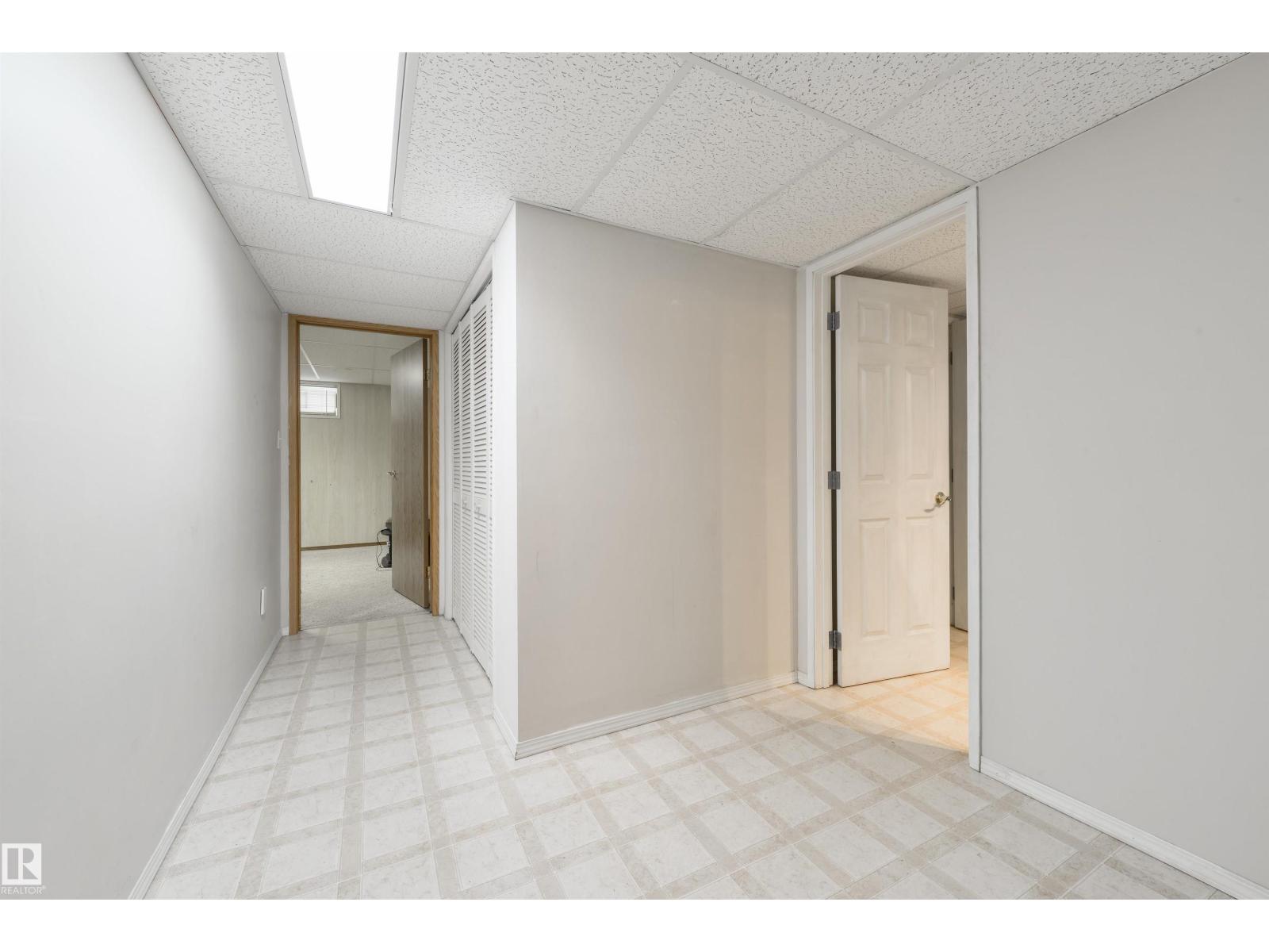 10840 25 AV NW, Edmonton