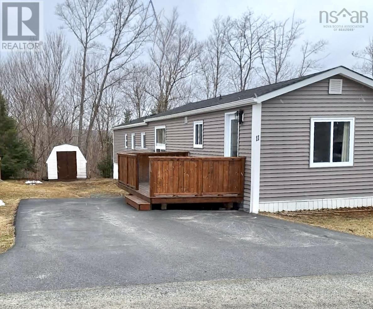 11 SNOW WHITE Drive