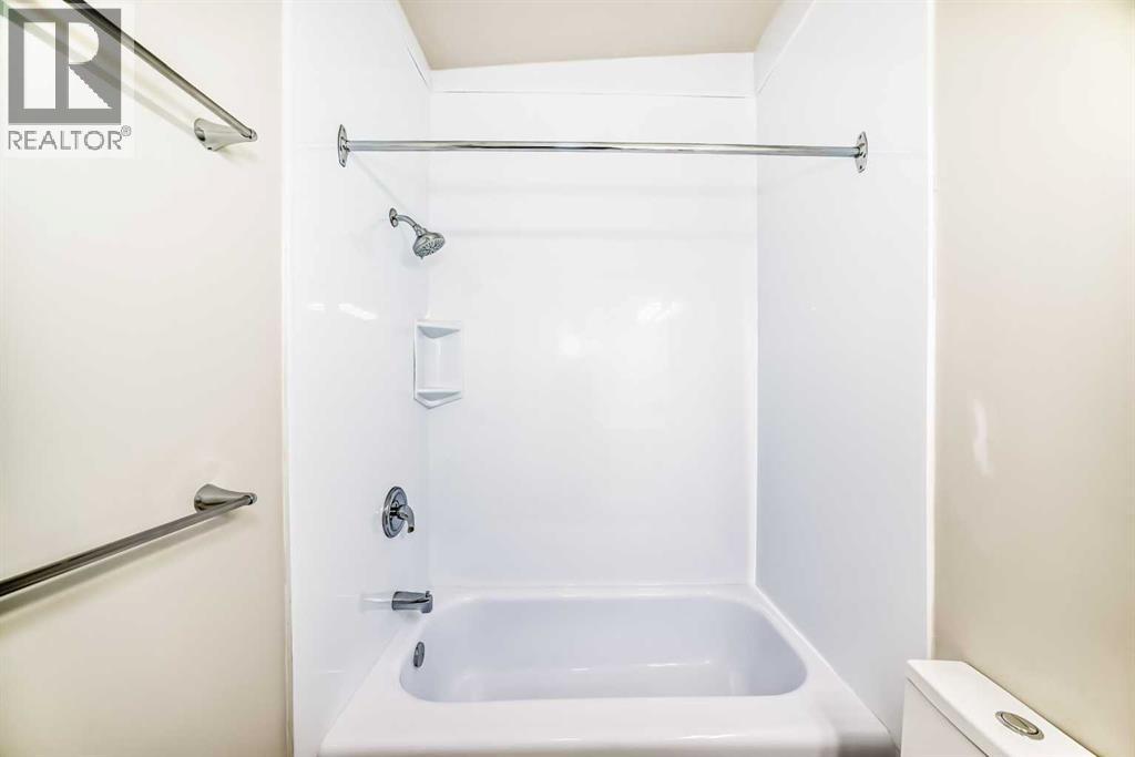 Multi-family House Bungalow for Sale in  Hunterfield Road NW Huntington Hills Calgary 