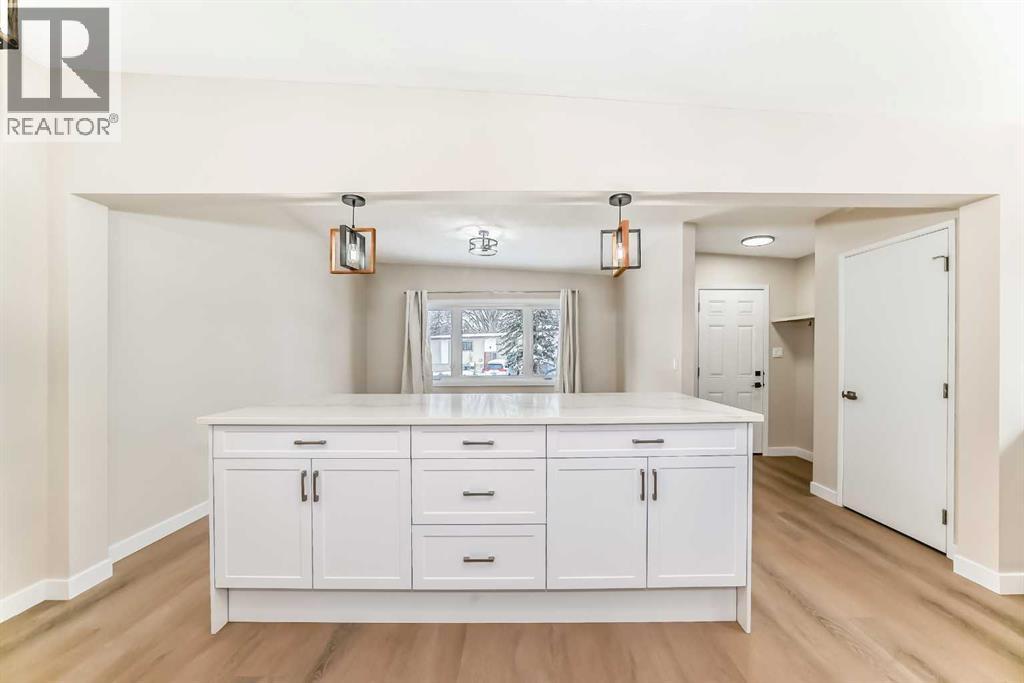 Multi-family House Bungalow for Sale in  Hunterfield Road NW Huntington Hills Calgary 