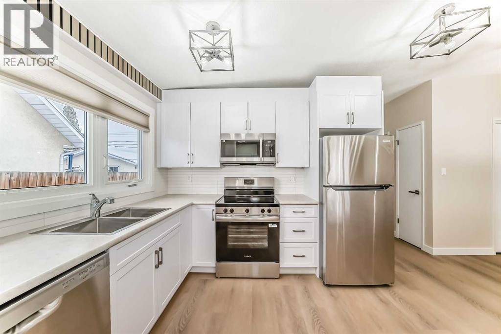 Multi-family House Bungalow for Sale in  Hunterfield Road NW Huntington Hills Calgary 