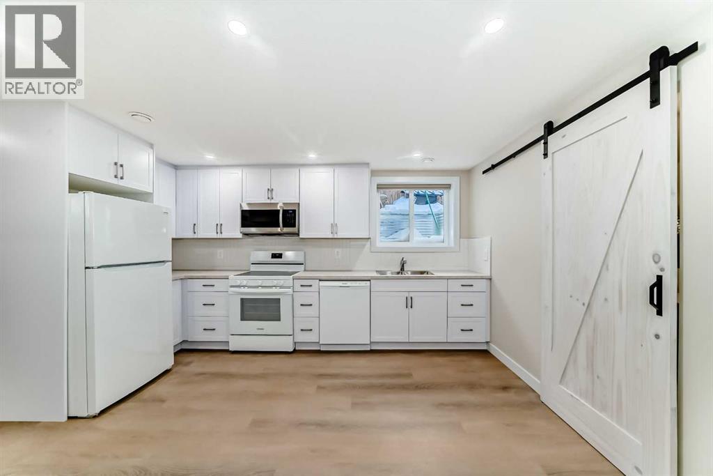 Multi-family House Bungalow for Sale in  Hunterfield Road NW Huntington Hills Calgary 