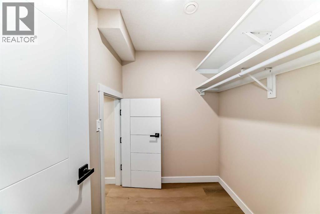 Multi-family House Bungalow for Sale in  Hunterfield Road NW Huntington Hills Calgary 