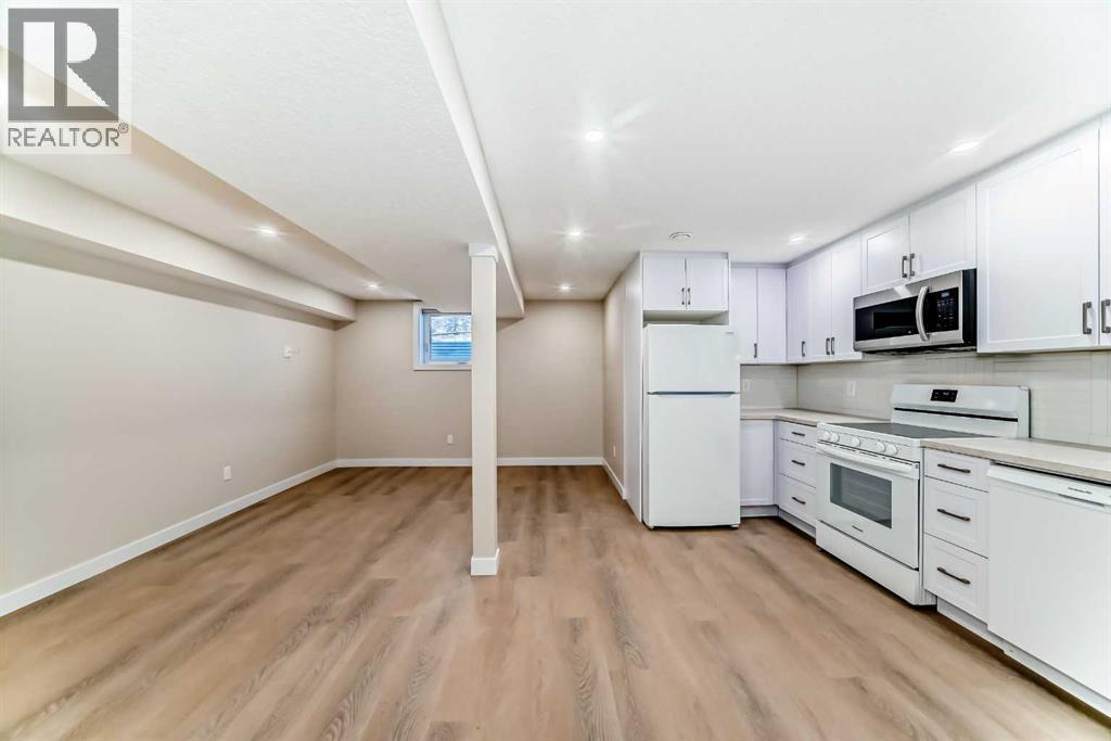 Multi-family House Bungalow for Sale in  Hunterfield Road NW Huntington Hills Calgary 