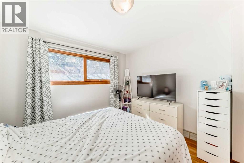 Single Family House Bungalow for Sale in  Rosehill Drive NW Rosemont Calgary 