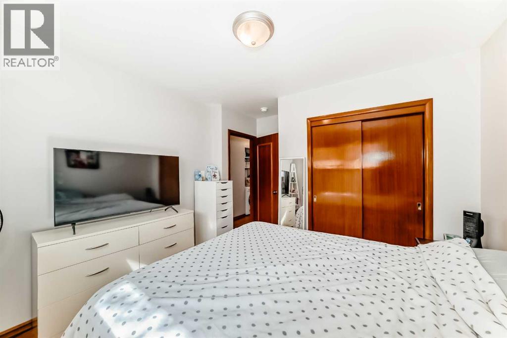 Single Family House Bungalow for Sale in  Rosehill Drive NW Rosemont Calgary 