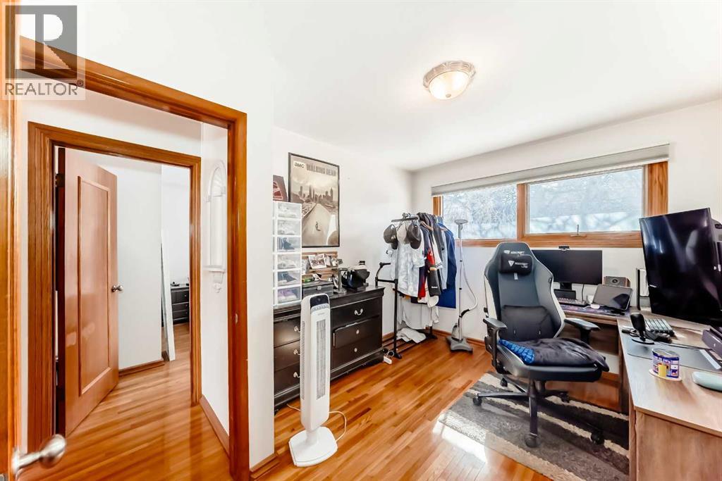 Single Family House Bungalow for Sale in  Rosehill Drive NW Rosemont Calgary 