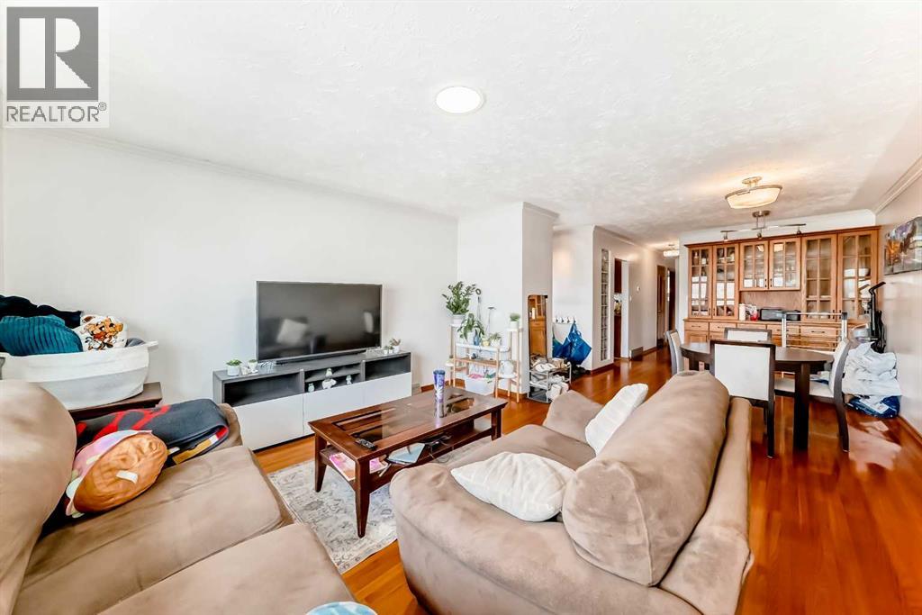 Single Family House Bungalow for Sale in  Rosehill Drive NW Rosemont Calgary 